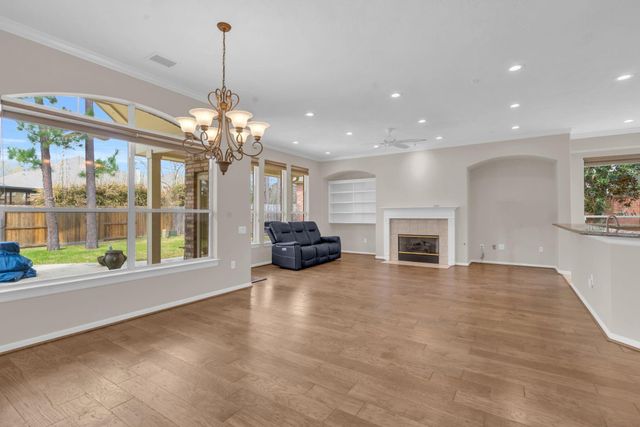 15 E Royal Mews, Conroe, TX 77384