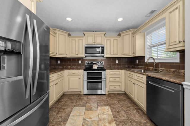 2308 Foxworth Ct, Murfreesboro, TN 37127