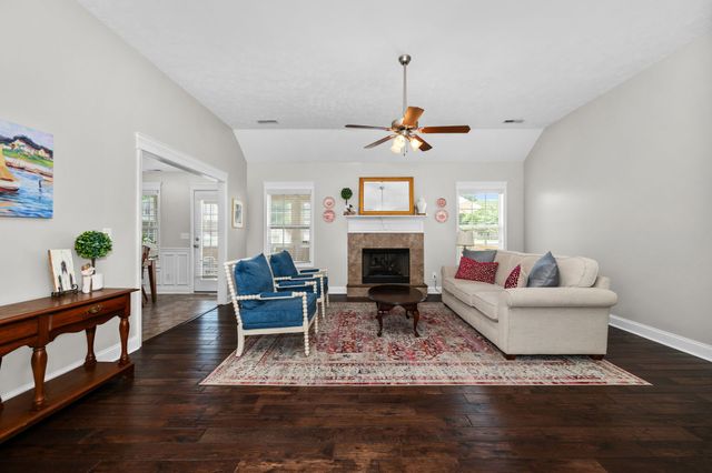 2308 Foxworth Ct, Murfreesboro, TN 37127