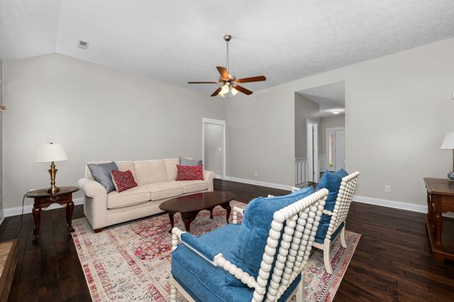 2308 Foxworth Ct, Murfreesboro, TN 37127