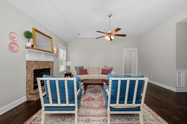 2308 Foxworth Ct, Murfreesboro, TN 37127