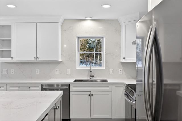 68 Hilltop, Barnstable, MA 02648