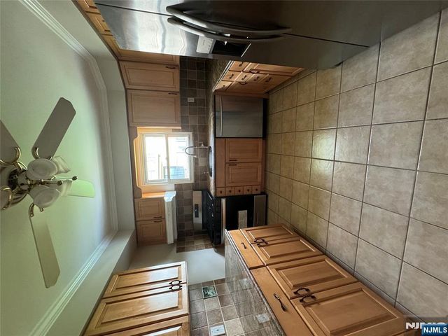 2 Carlen Court 2, Fairview, NJ 07022