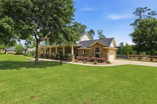 1417 Sapphire Shores, Willis, TX 77378