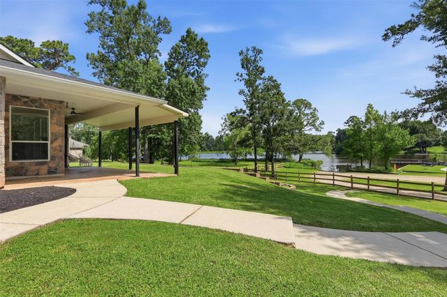 1417 Sapphire Shores, Willis, TX 77378
