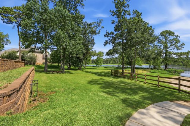 1417 Sapphire Shores, Willis, TX 77378