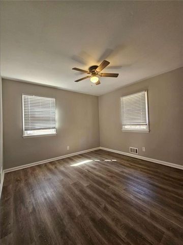 1058 Phillips Circle, Forest Park, GA 30297