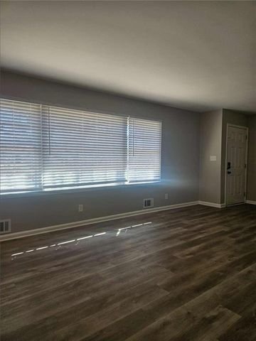 1058 Phillips Circle, Forest Park, GA 30297