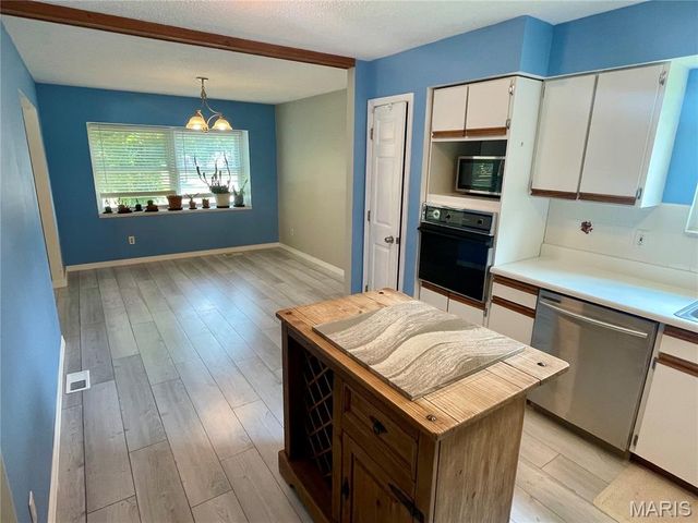 225 Timberidge Drive, St Peters, MO 63376