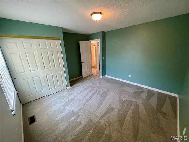 225 Timberidge Drive, St Peters, MO 63376