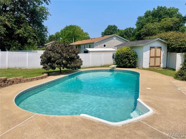 225 Timberidge Drive, St Peters, MO 63376