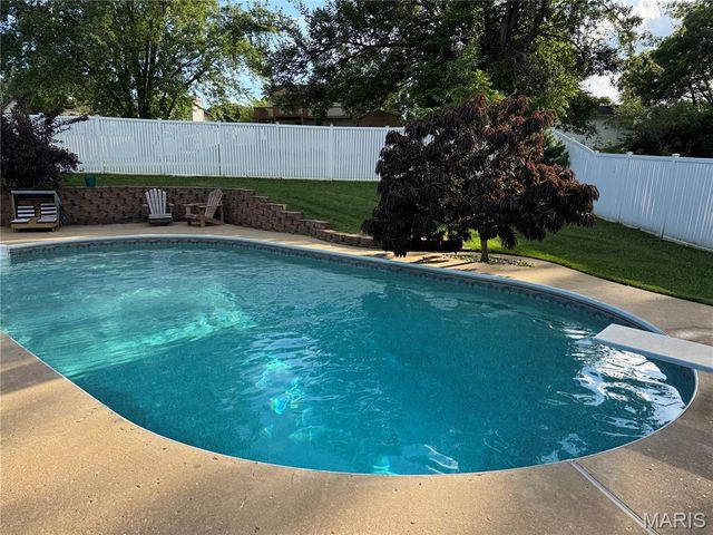 225 Timberidge Drive, St Peters, MO 63376