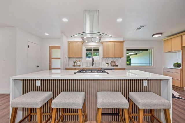 5617 Rosedale Way, Sacramento, CA 95822