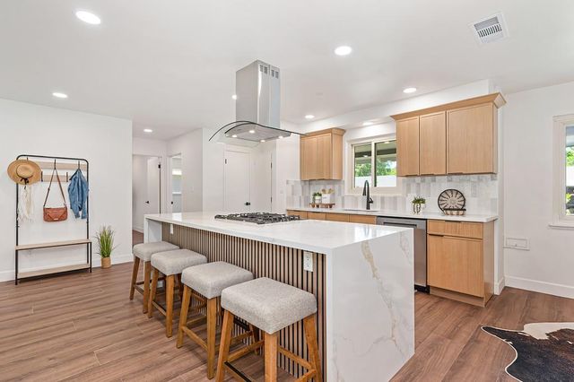5617 Rosedale Way, Sacramento, CA 95822
