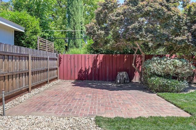 5617 Rosedale Way, Sacramento, CA 95822