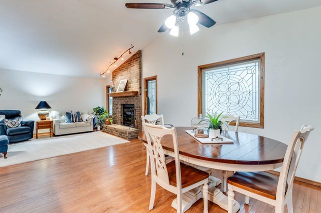 8418 W 19th St, Wichita, KS 67212