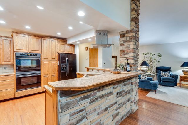 8418 W 19th St, Wichita, KS 67212