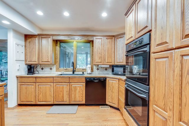 8418 W 19th St, Wichita, KS 67212