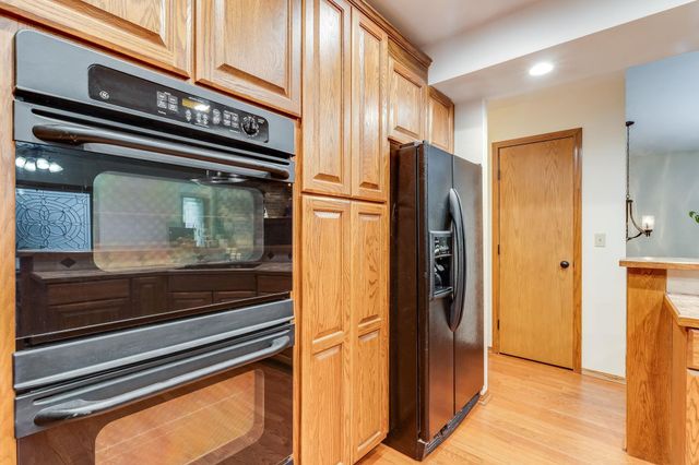 8418 W 19th St, Wichita, KS 67212