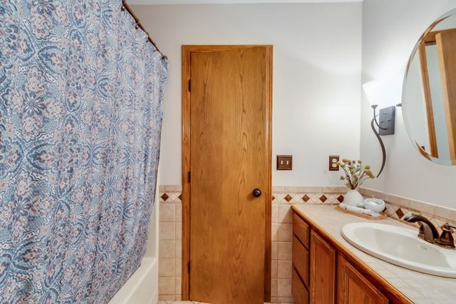 8418 W 19th St, Wichita, KS 67212