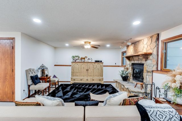 8418 W 19th St, Wichita, KS 67212