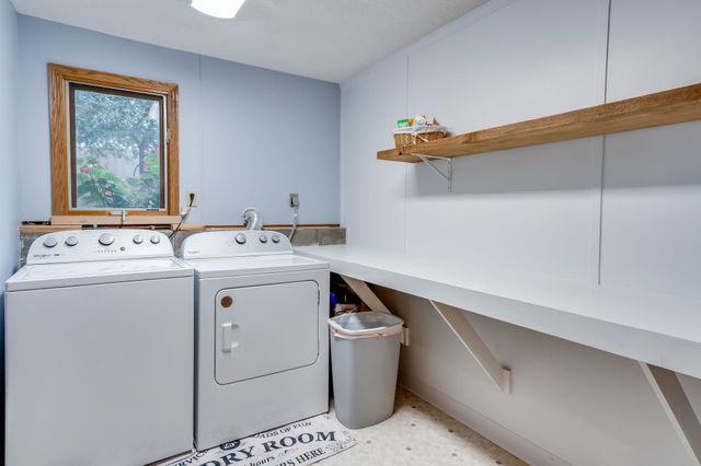 8418 W 19th St, Wichita, KS 67212