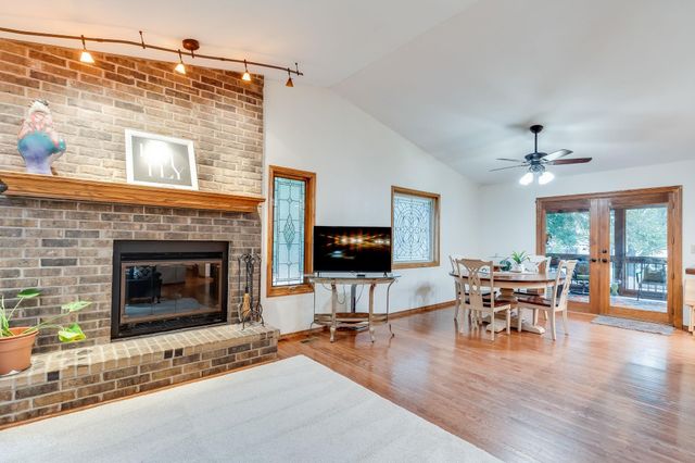 8418 W 19th St, Wichita, KS 67212