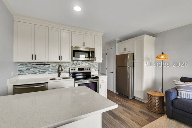 40 Folly Field Rd Apt A124, Hilton Head Island, SC 29928