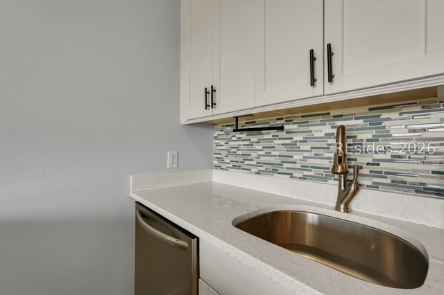40 Folly Field Rd Apt A124, Hilton Head Island, SC 29928