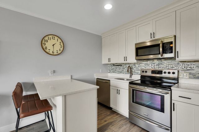 40 Folly Field Rd Apt A124, Hilton Head Island, SC 29928