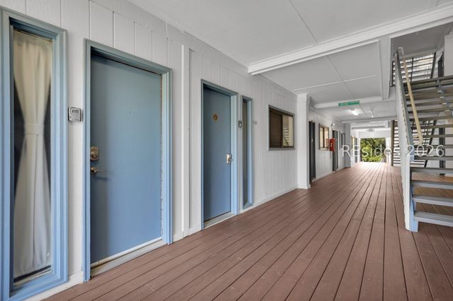 40 Folly Field Rd Apt A124, Hilton Head Island, SC 29928