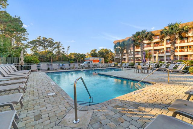 40 Folly Field Rd Apt A124, Hilton Head Island, SC 29928