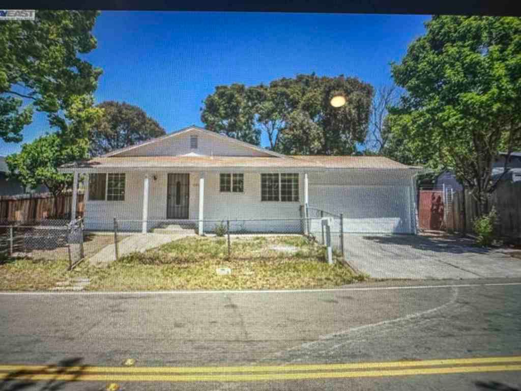 Image 19 of property listing at 1146 Lewis Ave, Vallejo, CA 94591