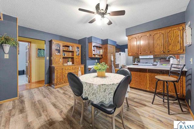 58560 Kirkwood Road, Mankato, MN 56001