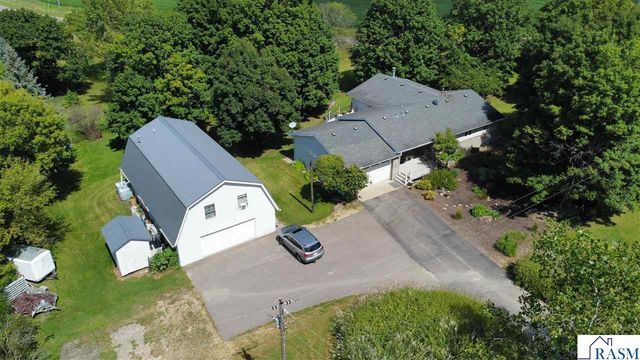 58560 Kirkwood Road, Mankato, MN 56001