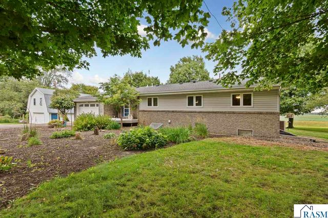 58560 Kirkwood Road, Mankato, MN 56001