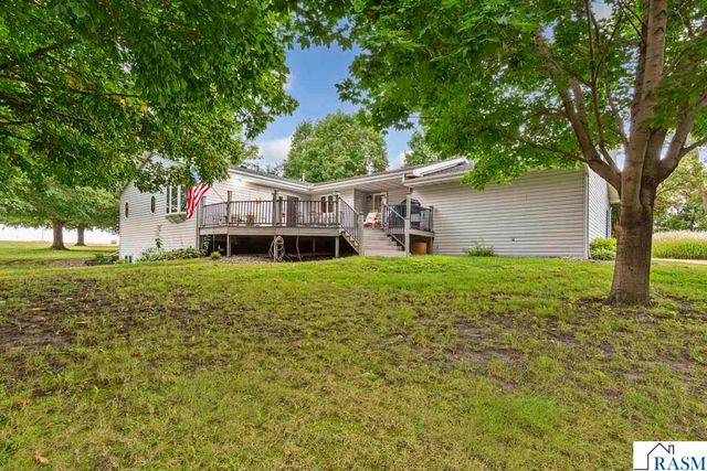 58560 Kirkwood Road, Mankato, MN 56001