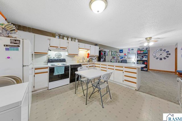 58560 Kirkwood Road, Mankato, MN 56001