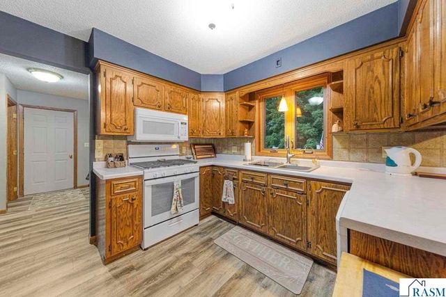 58560 Kirkwood Road, Mankato, MN 56001