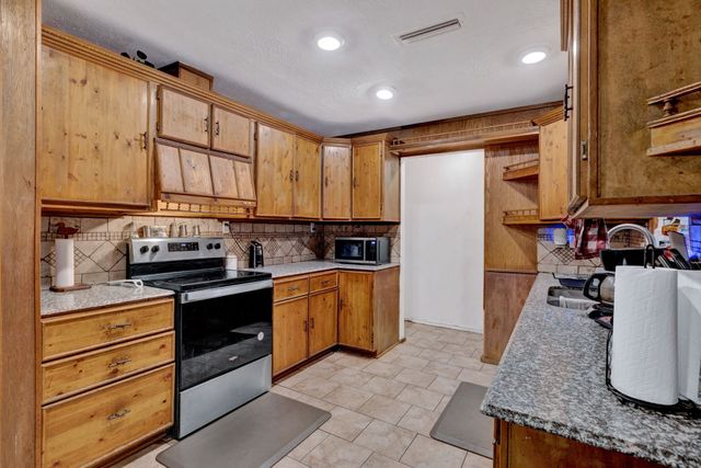 1125 Hillwood Drive, Lewisville, TX 75067