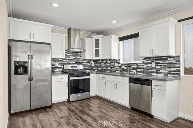 4816 Saturn Street, Los Angeles, CA 90019