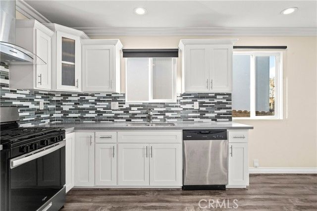 4816 Saturn Street, Los Angeles, CA 90019