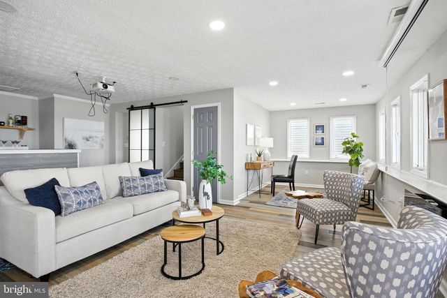 106 LIGHTHOUSE DR, Hampton, VA 23664