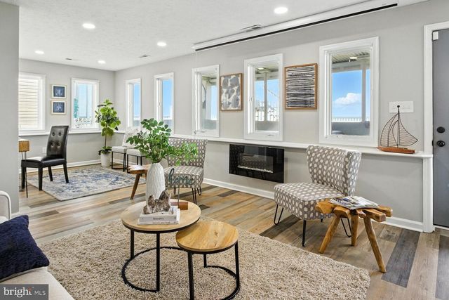 106 LIGHTHOUSE DR, Hampton, VA 23664