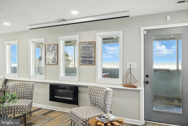 106 LIGHTHOUSE DR, Hampton, VA 23664