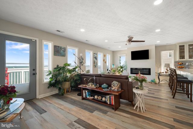 106 LIGHTHOUSE DR, Hampton, VA 23664