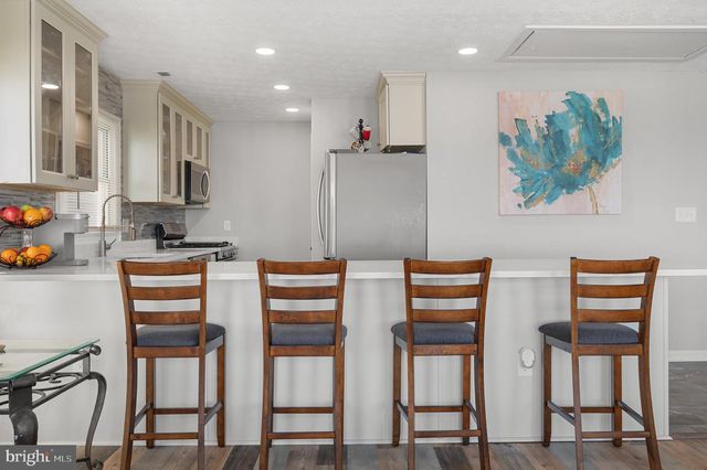106 LIGHTHOUSE DR, Hampton, VA 23664