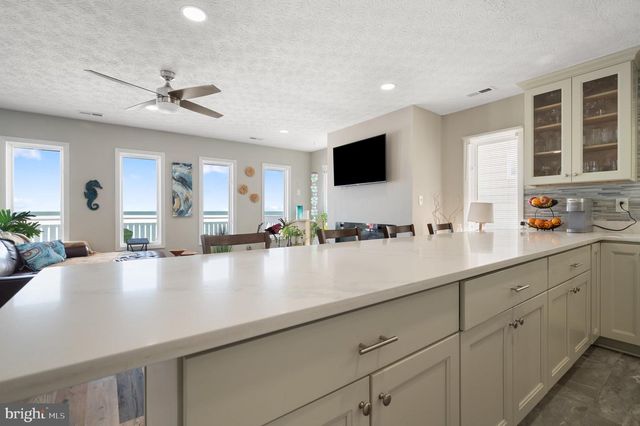 106 LIGHTHOUSE DR, Hampton, VA 23664