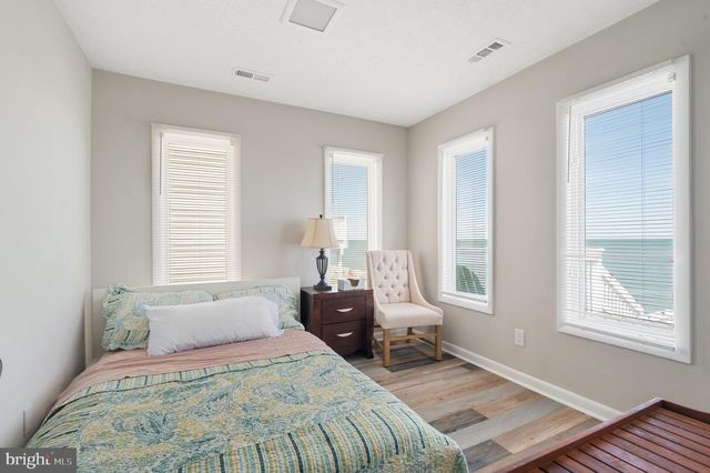 106 LIGHTHOUSE DR, Hampton, VA 23664