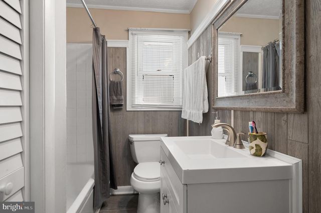106 LIGHTHOUSE DR, Hampton, VA 23664